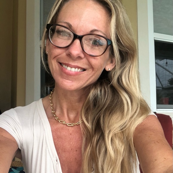 Meet your Posher, Misty - Picture 14 of 16